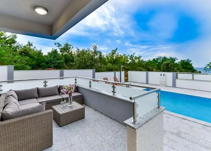 With Roof Terrace 50 Meters From The Beach- By Ta Leut Agency فيلة زاتون