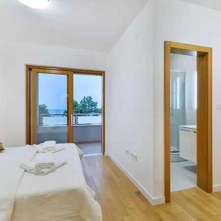 Villa With Swimming Pool, Roof Terrace, 50 Meters From The Beach- By Ta Leut Agency Zaton (Zadar)