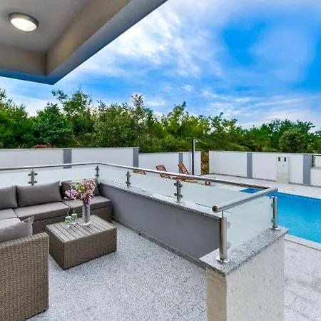 With Swimming Pool, Roof Terrace, 50 Meters From The Beach- By Ta Leut Agency Villa Zaton (Zadar)