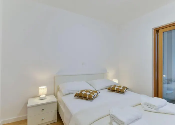 Вилла With Roof Terrace 50 Meters From The Beach- By Ta Leut Agency Затон